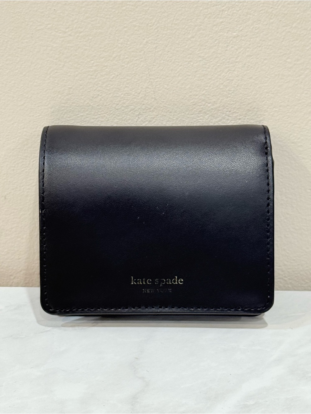 🔥kate spade Black Leather Compact Wallet EUC🔥